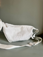 Väska Sling bag organic linen, White linen - Yogiraj